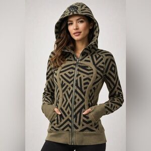 Lululemon Scuba Hoodie Tribal Print Olive Green Black Zip Up Thumbholes Size 4